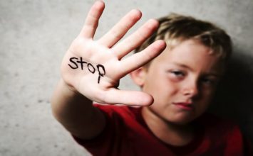 5 Fakta yang Semakin Membuka Matamu untuk Akhiri Kekerasan pada Anak