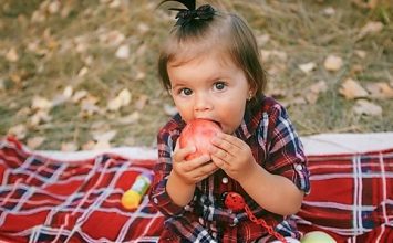 Jangan Biasakan Beri Makan Bayi di Waktu Ini