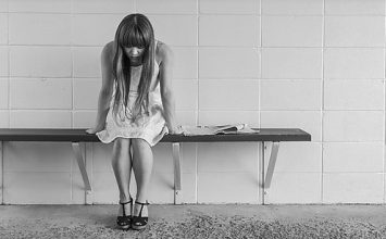 4 Dukungan Ini Bisa Kamu Berikan pada Teman yang Sedang Stres