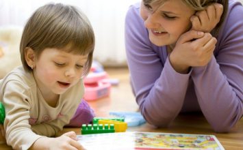 Kenali Keterlambatan Perkembangan Anak dari 5 Ranah Berikut