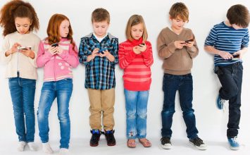 Menyikapi Penggunaan Internet pada Anak Sesuai Usia