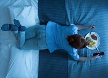 Bahaya Makan Sebelum Tidur Malam, Apa Saja?