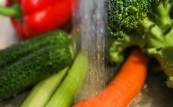 4 Tips Melarutkan Pestisida pada Sayur dan Buah!