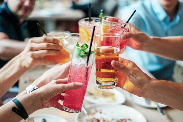 apakah minuman dingin dan girengan bisa sebabkan radang amandel, tonsilitis