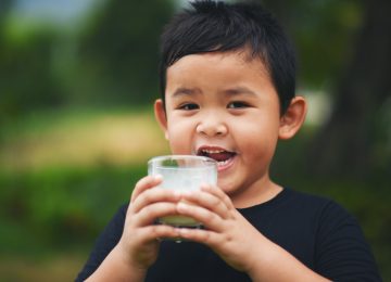 Terlalu Banyak Minum Susu Bisa Sebabkan Anemia?