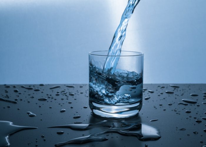air mineral bantu pembakaran lemak