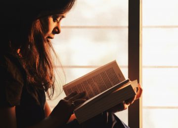 Mengenal Bibliotherapy, Mengatasi Stres dengan Membaca Buku