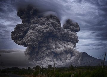 Cari Tahu Bahaya Menghirup Abu Vulkanik