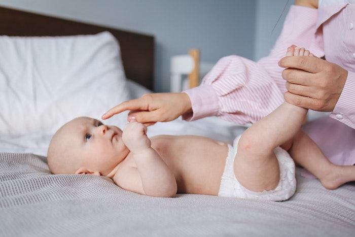 cara aman menjemur bayi baru lahir
