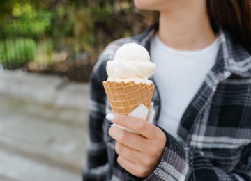 Brain Freeze saat Makan Es Krim? Atasi dengan Ini