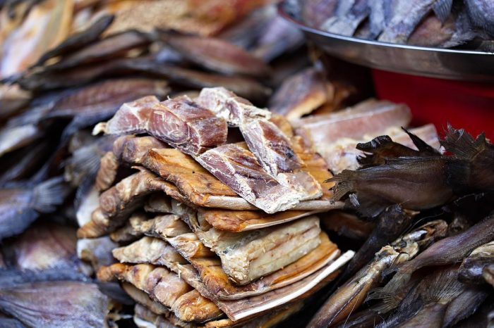 inasua ikan asin khas Maluku
