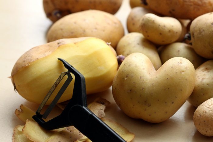 kentang untuk memudarkan bekas luka