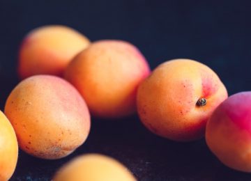 Kandungan Gizi dan Manfaat Buah Persik (Peach)