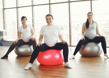 Tips Aman Latihan Gym Ball untuk Ibu Hamil