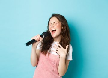 Level Up Skill Bahasa Asing dengan Menyanyi