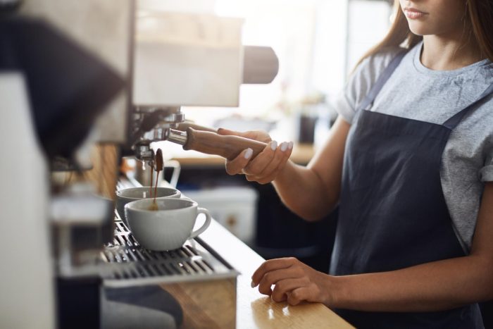 membuat kopi espresso