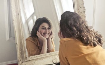Sisi Positif Self-Talk untuk Atasi Depresi