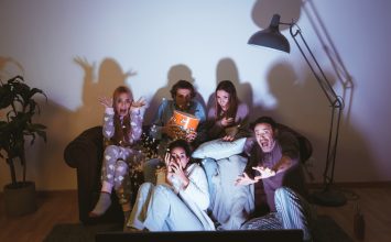 Nonton Film Horor Juga Punya Manfaat, loh!