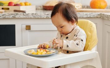 Makanan yang Perlu Dihindari Bayi Usia 8—12 Bulan