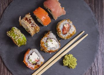 Tips Sehat dan Aman Makan Sushi