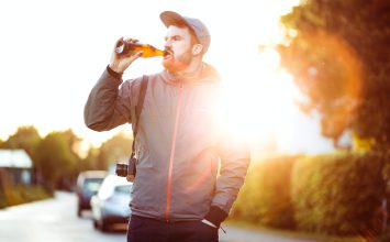 Nyegerin sih, Tapi Sudah Tau Risiko Konsumsi Minuman Bersoda?