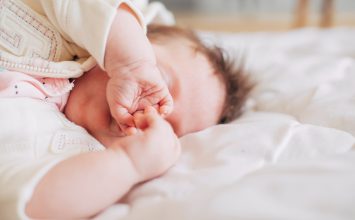 Sleep Regression, Penyebab Bayi Gelisah Saat Tidur Malam